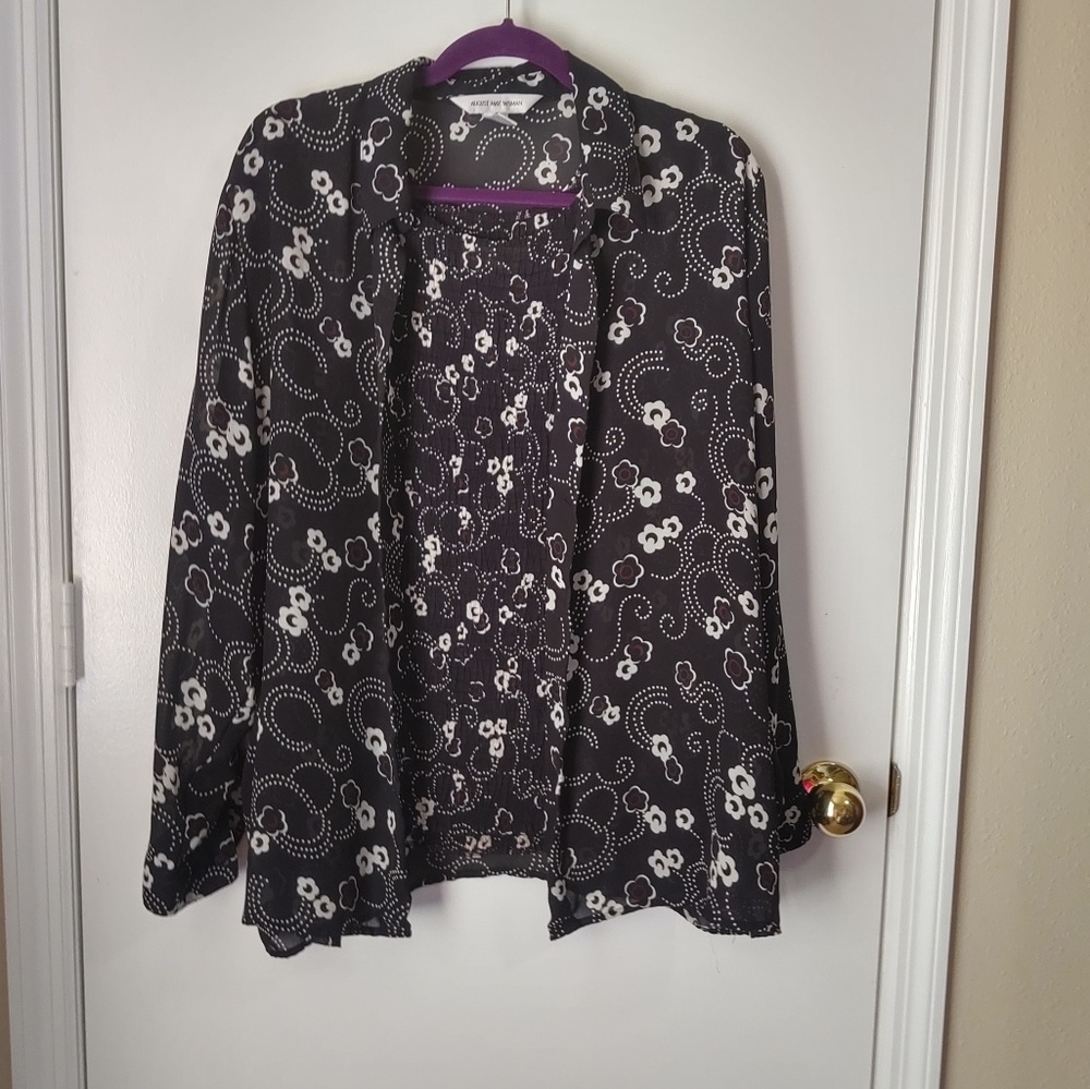 August Max Woman 2 piece top